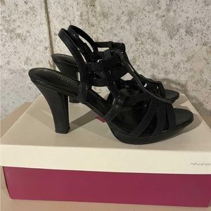 Black naturalizer sandals 7.5